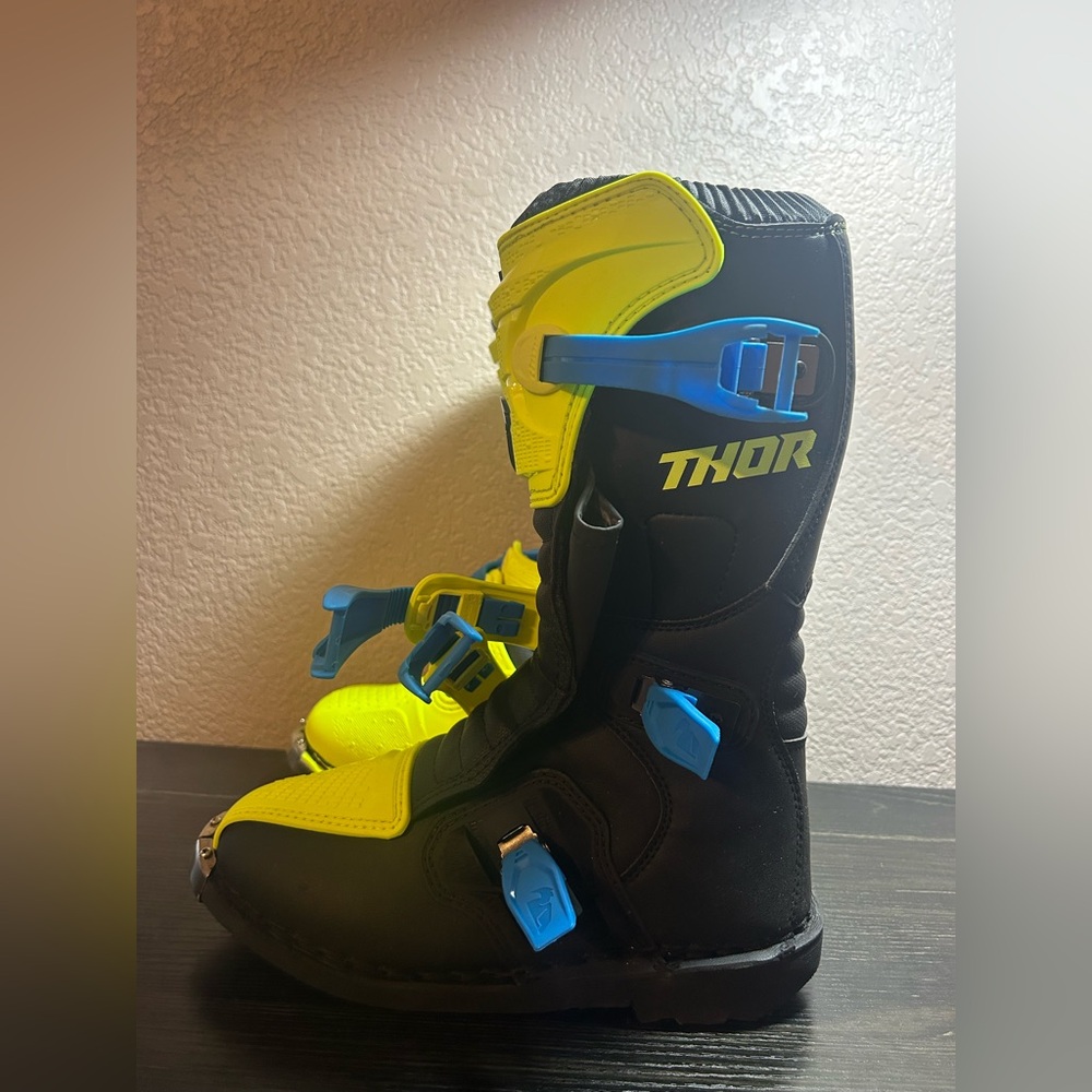 THOR Blitz XP Youth Motocross Boots Size 6 Yellow Blue - Picture 4 of 10